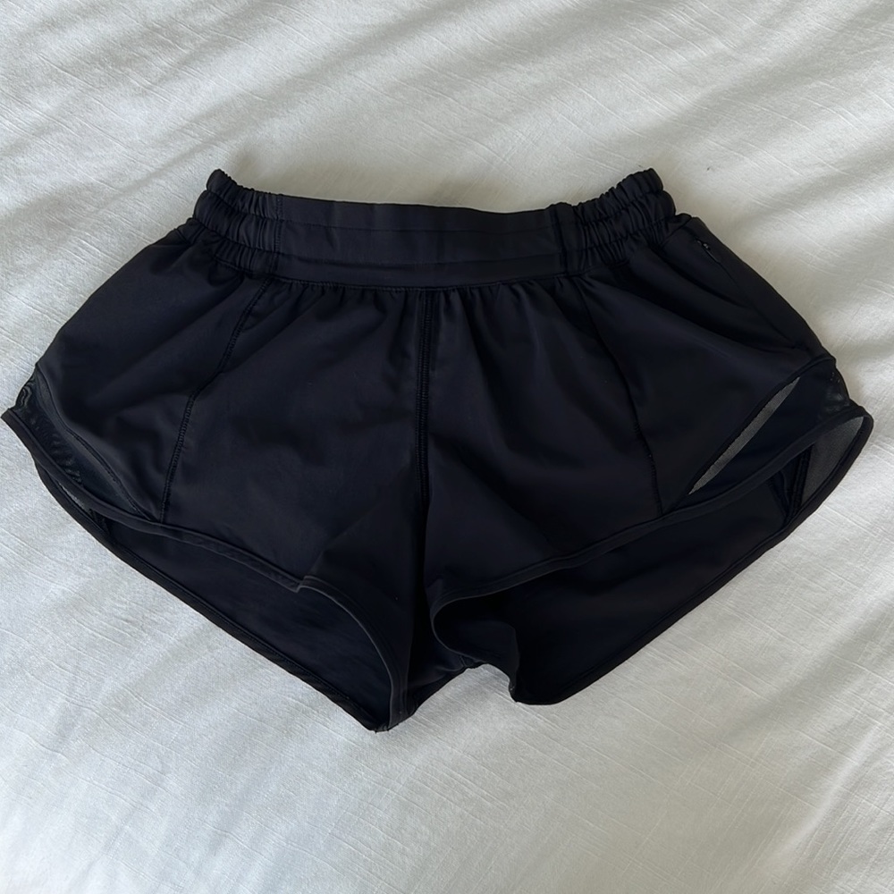 Lululemon Hotty Hot Short 4”. Size 4.